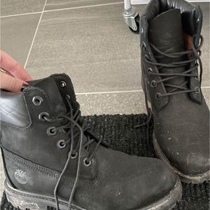 Black timberland boots - size 5.5 - black - gently used